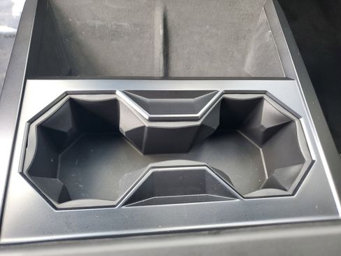 Used 2025 Tesla Cybertruck AWD Crew Cab image 24