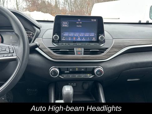 Used 2024 Nissan Altima 2.5 SV image 19