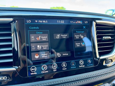 Used 2020 Chrysler Pacifica Limited FWD image 5