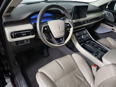 Used 2020 Lincoln Aviator Reserve w/ Equipment Group 202A image 9