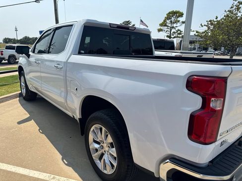 Used 2019 Chevrolet Silverado 1500 LTZ w/ LTZ Premium Package AWD/4WD image 9