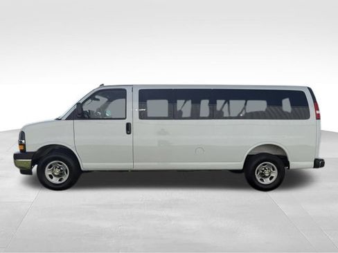 Used 2025 Chevrolet Express 3500 LT w/ LT Preferred Equipment Group RWD image 12