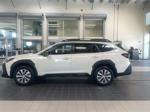 Used 2024 Subaru Outback Premium AWD/4WD image 4