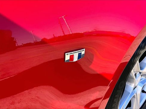 Used 2018 Chevrolet Camaro LT image 7
