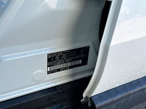 Used 2021 Toyota Venza LE image 22