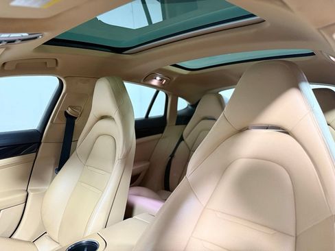 Used 2022 Porsche Panamera 4 w/ Premium Package AWD/4WD image 22