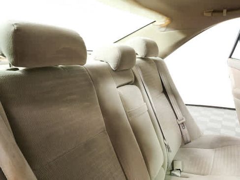 Used 2005 Toyota Camry LE FWD image 17