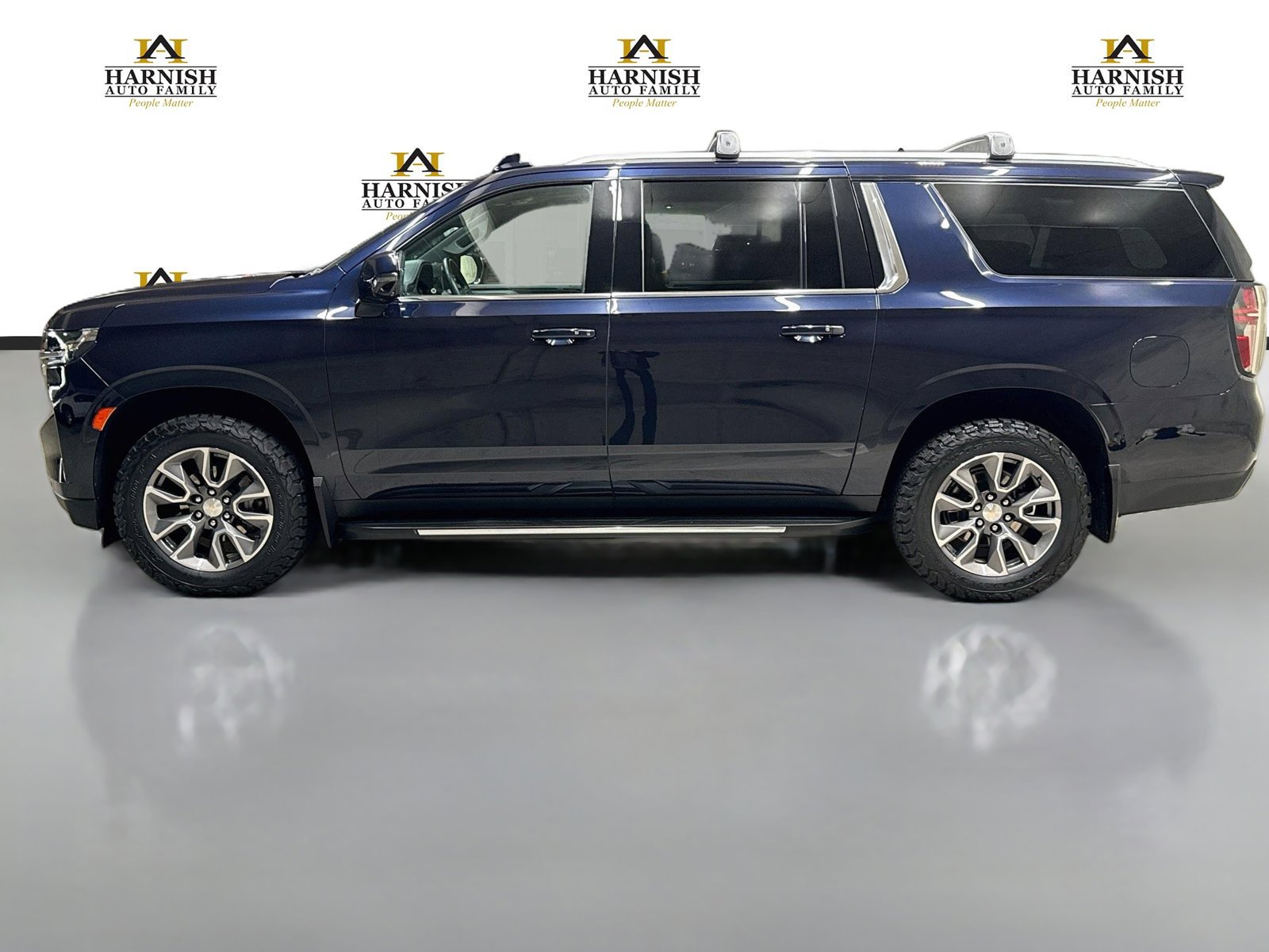Used 2023 Chevrolet Suburban LT w/ Luxury Package AWD/4WD image 10