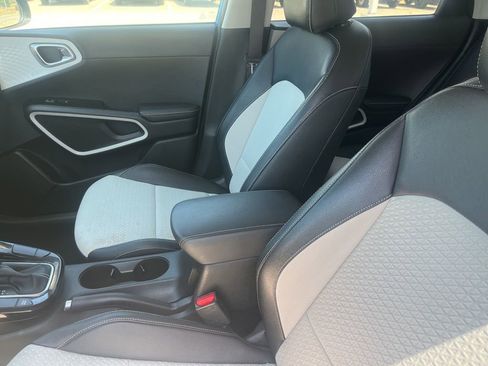 Used 2023 Kia Soul GT-Line FWD image 8