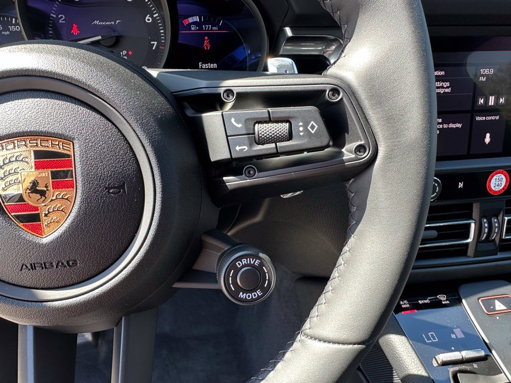 Used 2026 Porsche Macan Turbo AWD/4WD image 17