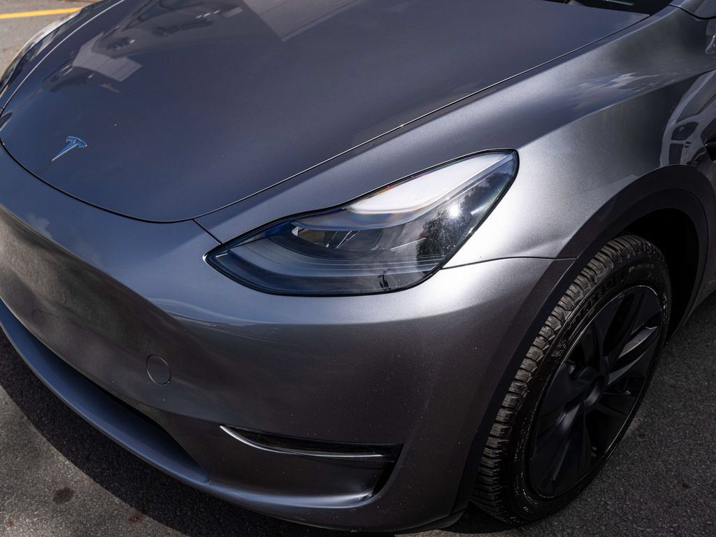 Used 2025 Tesla Model Y Long Range AWD/4WD image 31
