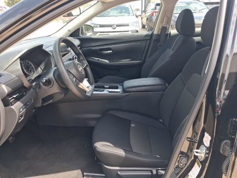 Used 2025 Nissan Sentra SV FWD image 4