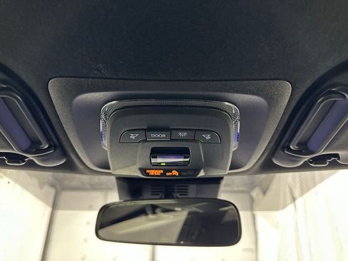 Used 2025 Toyota Corolla SE FWD image 40