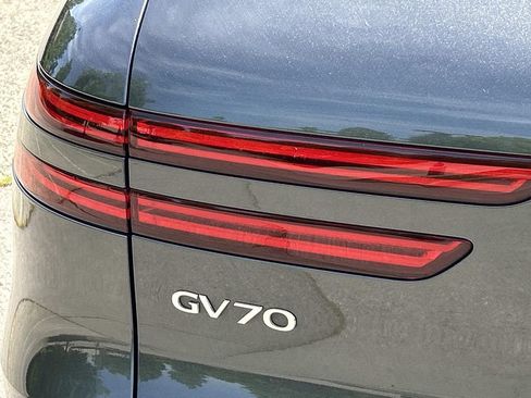 Used 2024 Genesis GV70 2.5T w/ Advanced Package AWD/4WD image 11