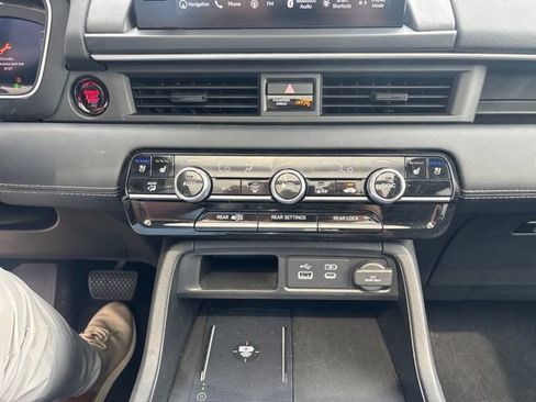 Used 2024 Honda Pilot Elite image 12