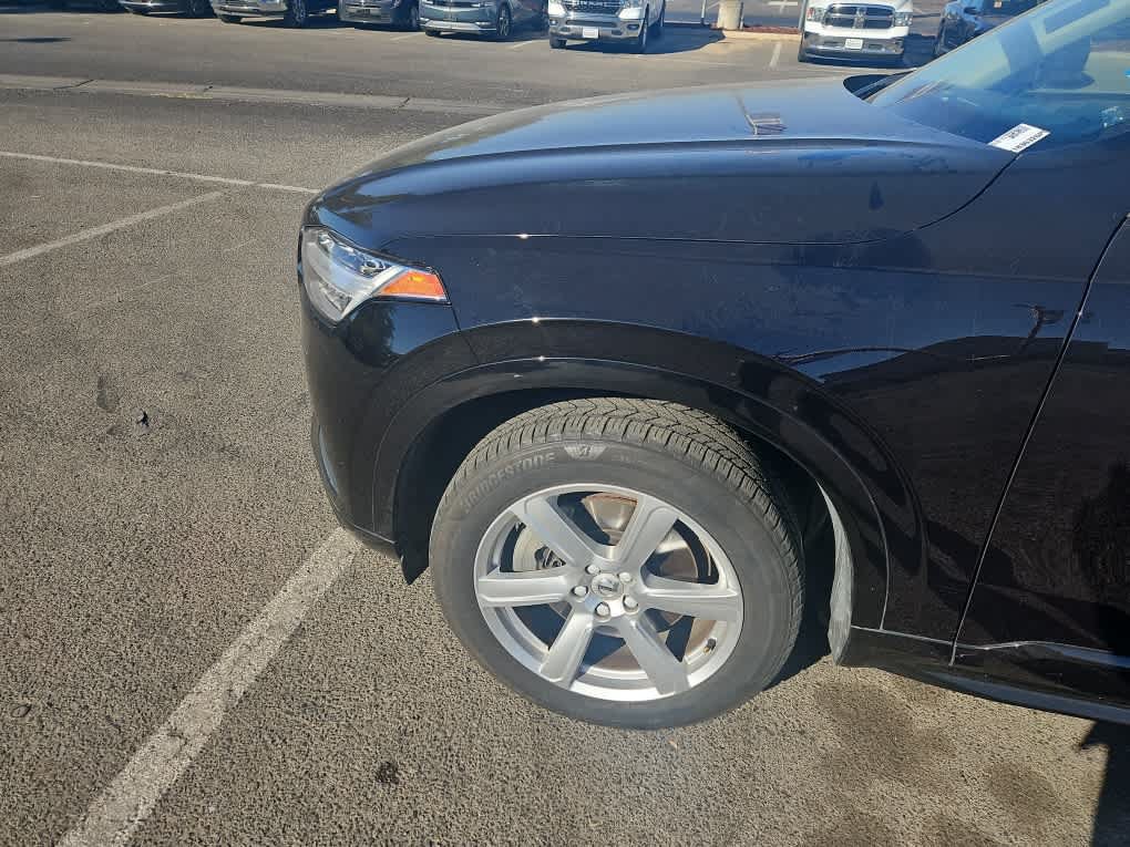 Used 2022 Volvo XC90 T5 Momentum AWD/4WD image 3