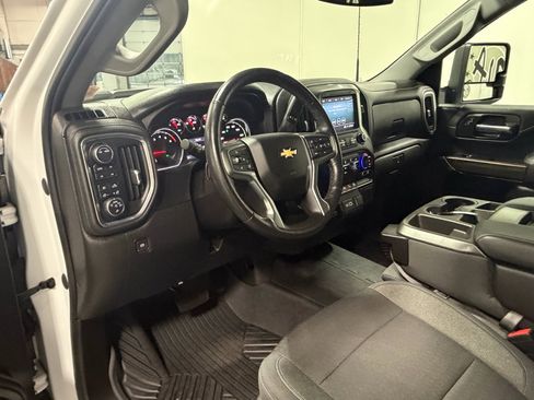 Used 2022 Chevrolet Silverado 2500 LT w/ Convenience Package image 31