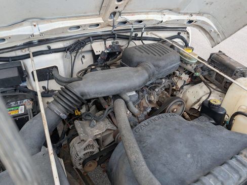 Used 1998 Jeep Wrangler SE image 21