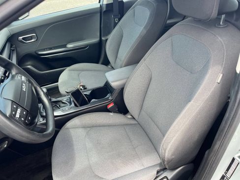Used 2025 Kia K4 FWD image 54