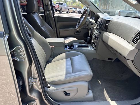 Used 2006 Jeep Grand Cherokee Laredo AWD/4WD image 13
