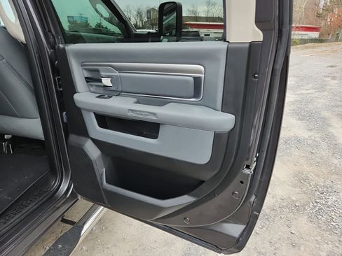 Used 2018 RAM 3500 SLT image 24