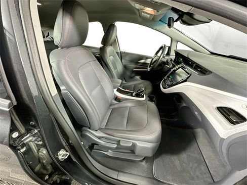 Used 2021 Chevrolet Bolt Premier w/ Infotainment Package image 29