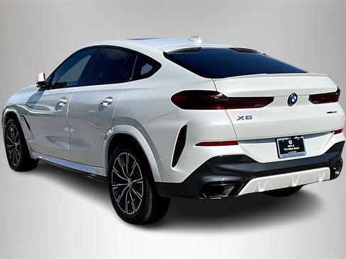 Used 2023 BMW X6 xDrive40i w/ Executive Package image 4