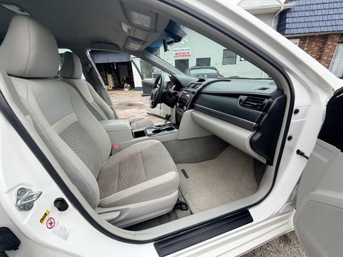 Used 2012 Toyota Camry LE FWD image 15