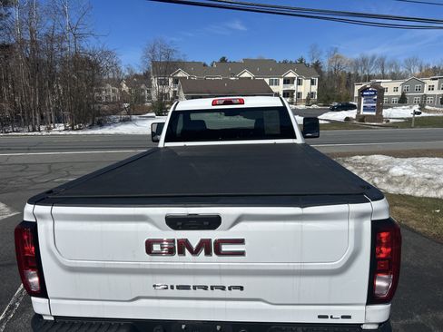 Used 2022 GMC Sierra 2500 SLE w/ SLE Convenience Package image 9