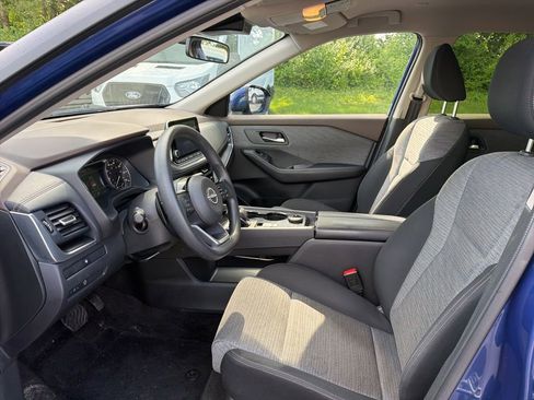 Used 2023 Nissan Rogue SV AWD/4WD image 6