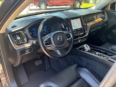 Used 2023 Volvo XC60 B5 Ultimate w/ Climate Package FWD image 19