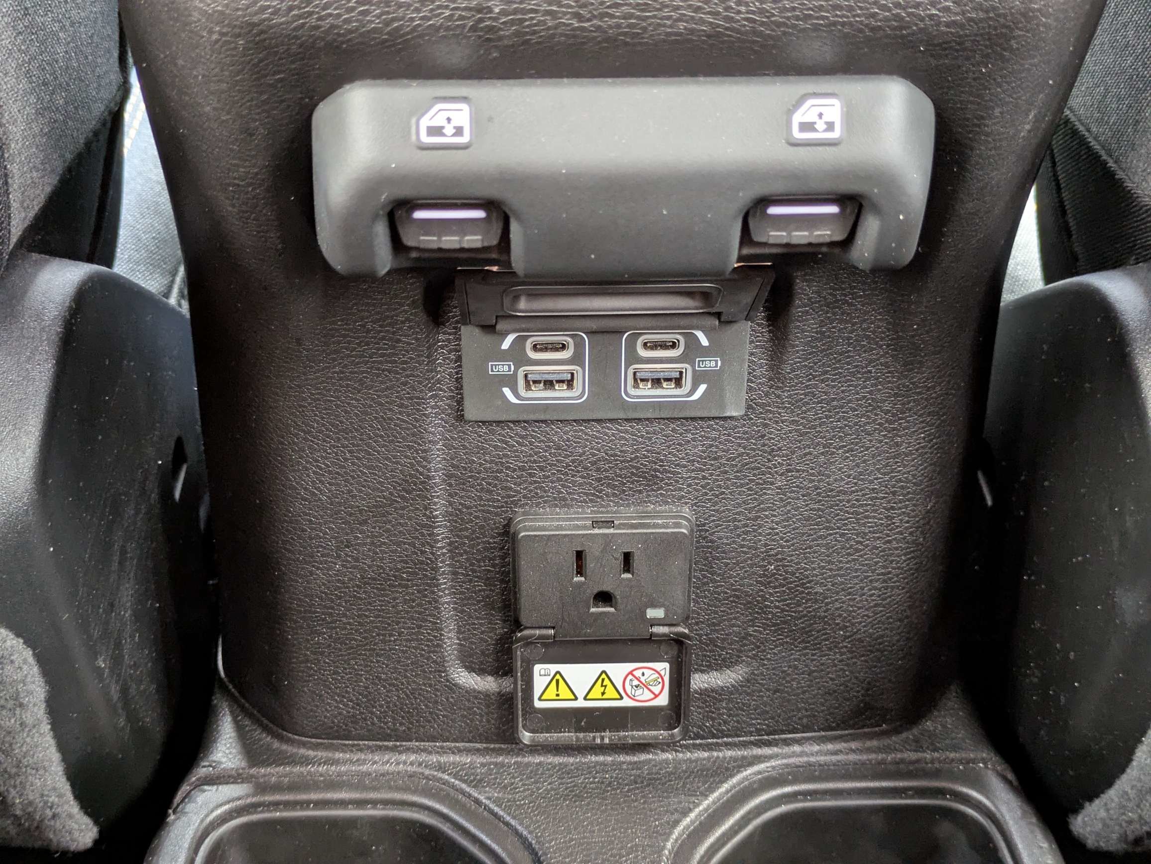 Used 2026 Jeep Wrangler Unlimited Sahara AWD/4WD image 33