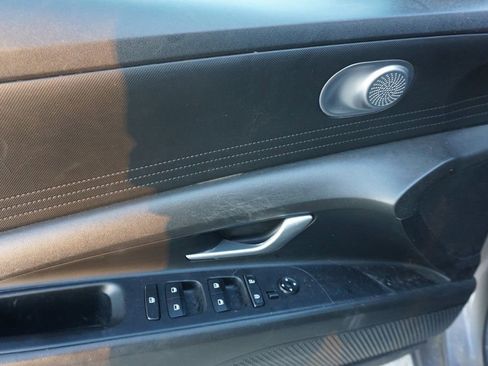 Used 2023 Hyundai Elantra Blue image 4