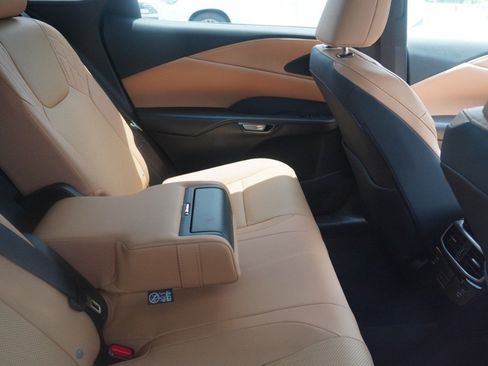 Used 2025 Lexus RX 350 Premium w/ Accessory Package (Z1) FWD image 11