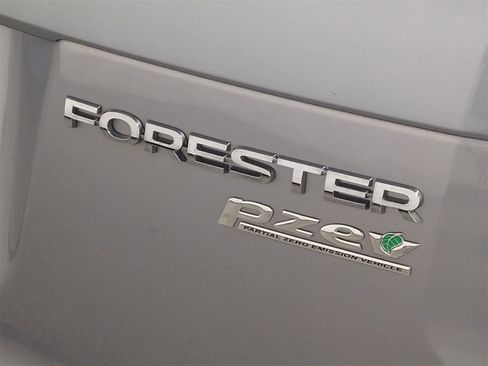 Used 2017 Subaru Forester 2.5i Limited image 13