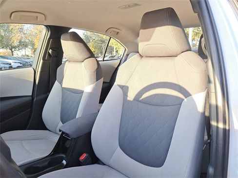 Used 2022 Toyota Corolla LE image 19