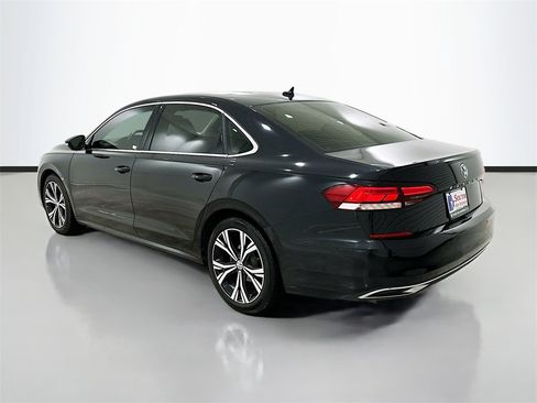 Used 2020 Volkswagen Passat 2.0T SEL image 5