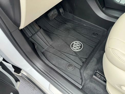 Used 2023 Buick Enclave Essence w/ Experience Buick Package image 20