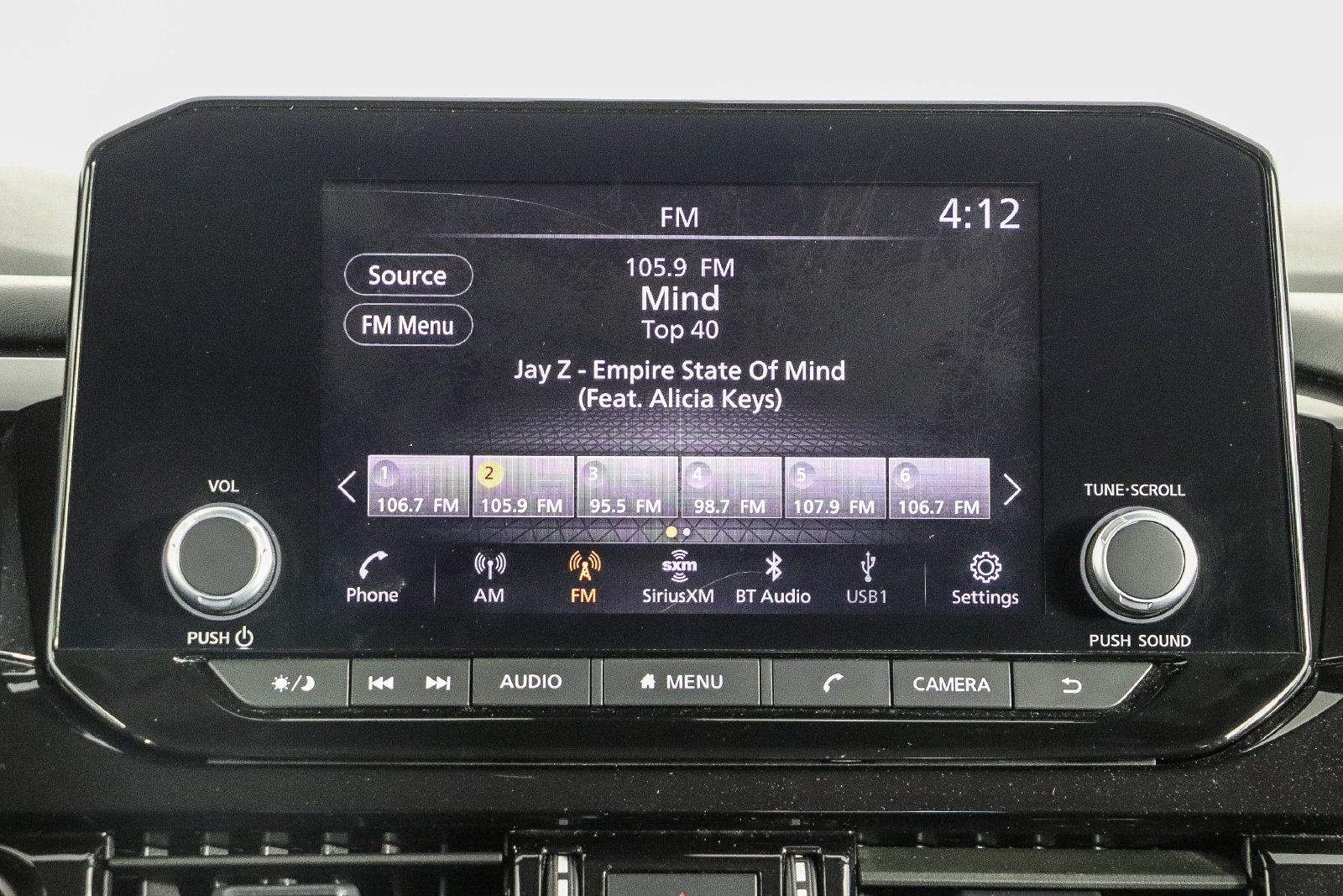 Used 2024 Nissan Pathfinder SV FWD image 15
