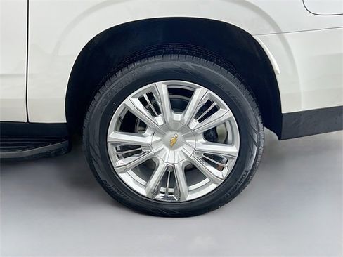 Used 2023 Chevrolet Suburban High Country image 39