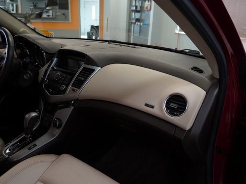 Used 2012 Chevrolet Cruze LT w/ RS Package image 33