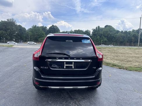 Used 2015 Volvo XC60 T5 Premier w/ Proximity Package FWD image 3