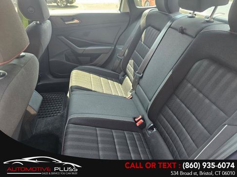 Used 2019 Volkswagen Jetta GLI image 8