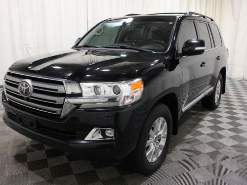 Used 2018 Toyota Land Cruiser AWD/4WD image 33