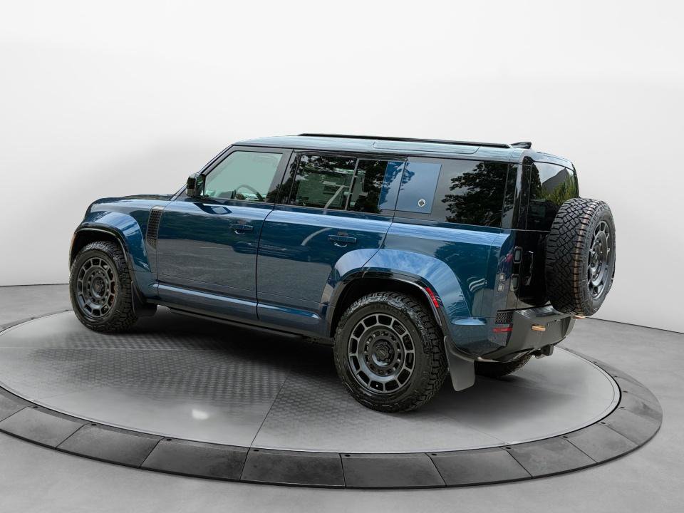 New 2026 Land Rover Defender 110 AWD/4WD image 5