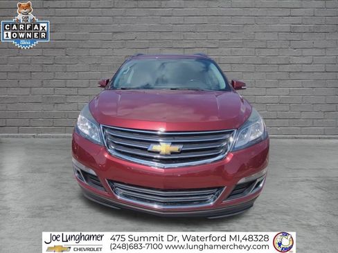 Certified 2017 Chevrolet Traverse LT w/ Style and Technology Package FWD image 3