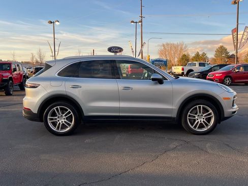 Used 2020 Porsche Cayenne S image 8