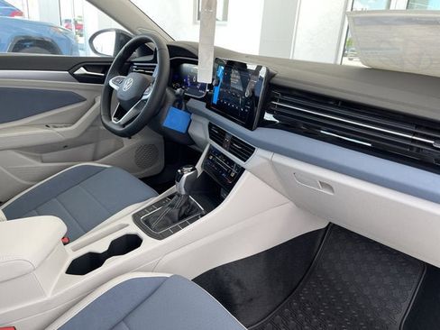 New 2025 Volkswagen Jetta SE image 31