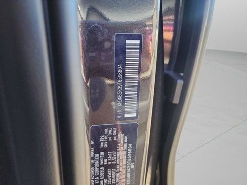 New 2026 Kia Carnival FWD image 28