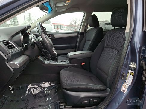 Used 2017 Subaru Outback 2.5i Premium image 13